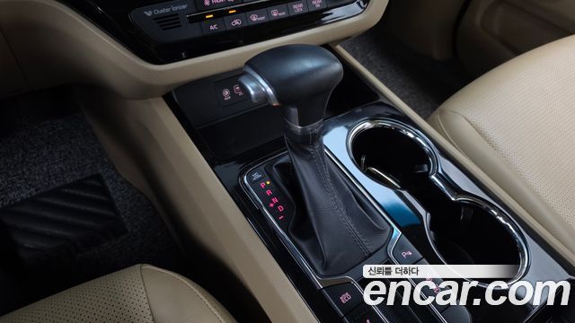 Kia Carnival 9-Seater Prstige 2019 — фото 9