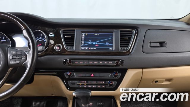 Kia Carnival 9-Seater Prstige 2019 — фото 14