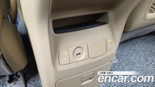 Kia Carnival 9-Seater Prstige 2019 — фото 19