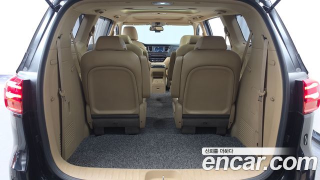 Kia Carnival 9-Seater Prstige 2019 — фото 20