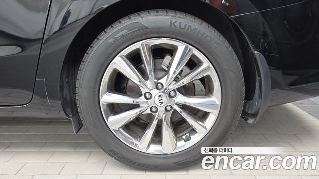 Kia Carnival 9-Seater Prstige 2019 — фото 21