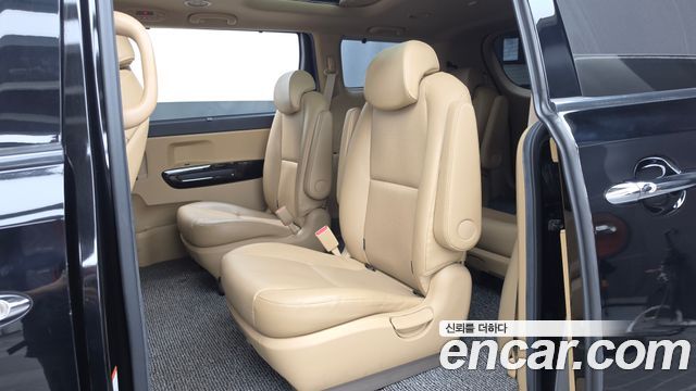 Kia Carnival 9-Seater Prstige 2019 — фото 26