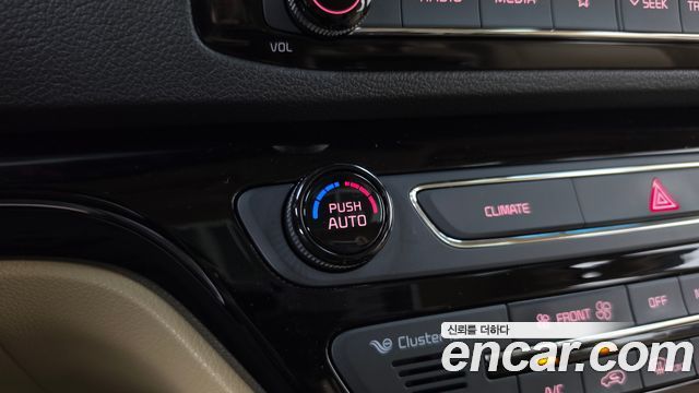 Kia Carnival 9-Seater Prstige 2019 — фото 28