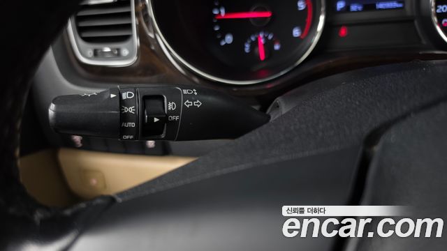 Kia Carnival 9-Seater Prstige 2019 — фото 29