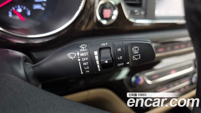 Kia Carnival 9-Seater Prstige 2019 — фото 32