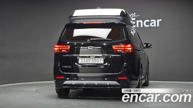 Kia Carnival 9-Seater Hi-Limousine Noblesse Special 2020 — фото 4