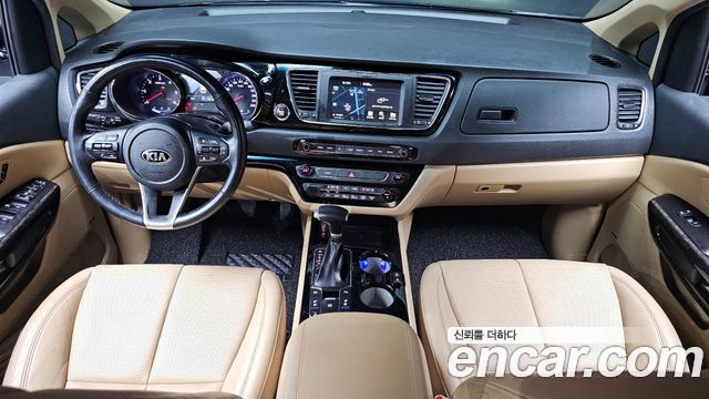 Kia Carnival 9-Seater Hi-Limousine Noblesse Special 2020 — фото 7