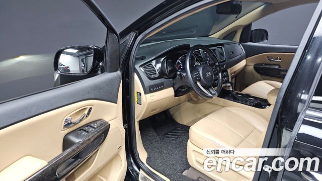 Kia Carnival 9-Seater Hi-Limousine Noblesse Special 2020 — фото 10