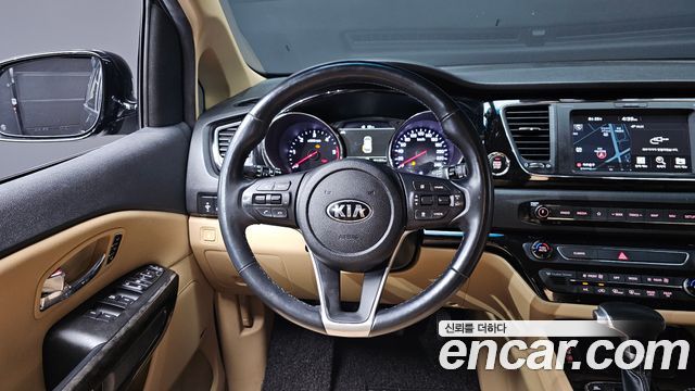 Kia Carnival 9-Seater Hi-Limousine Noblesse Special 2020 — фото 13