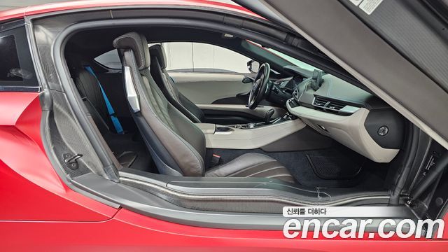 BMW i8 Coupe 2016 — фото 11