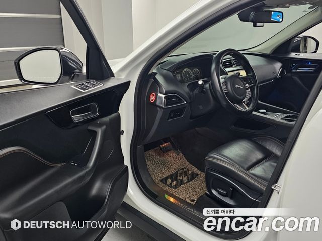 Jaguar F-PACE 20d Prestige 2018 — фото 15