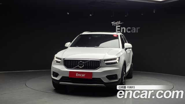 Volvo XC40 B4 Inscription 2021 — фото 3