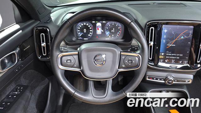 Volvo XC40 B4 Inscription 2021 — фото 13