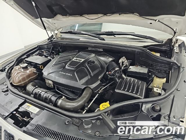 Jeep Grand Cherokee 3.0 Diesel Overland WK2 2015 — фото 5
