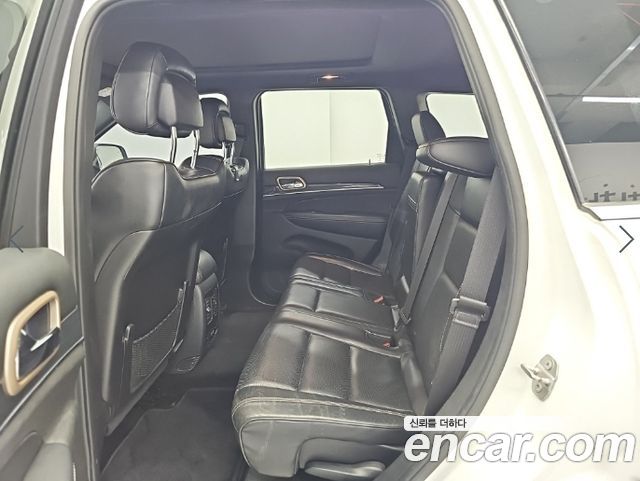 Jeep Grand Cherokee 3.0 Diesel Overland WK2 2015 — фото 16