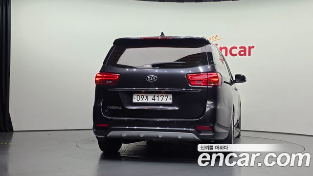 Kia Carnival 9-Seater Noblesse 2019 — фото 4