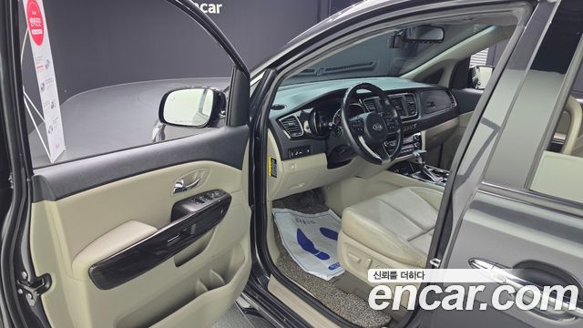 Kia Carnival 9-Seater Noblesse 2019 — фото 10