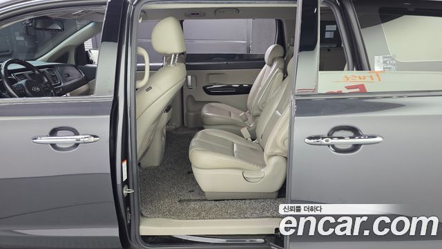 Kia Carnival 9-Seater Noblesse 2019 — фото 11