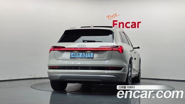 Audi e-tron 55 Quattro 2020 — фото 4
