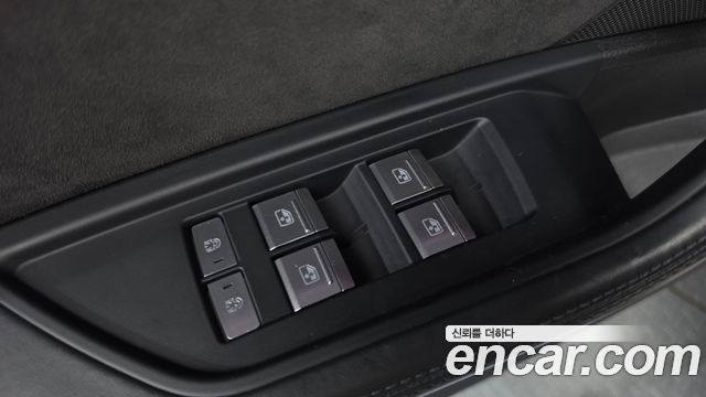 Audi e-tron 55 Quattro 2020 — фото 13