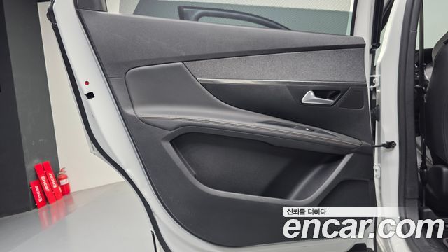 Peugeot 5008 (II) 1.5 BlueHDi GT Line 2021 — фото 30