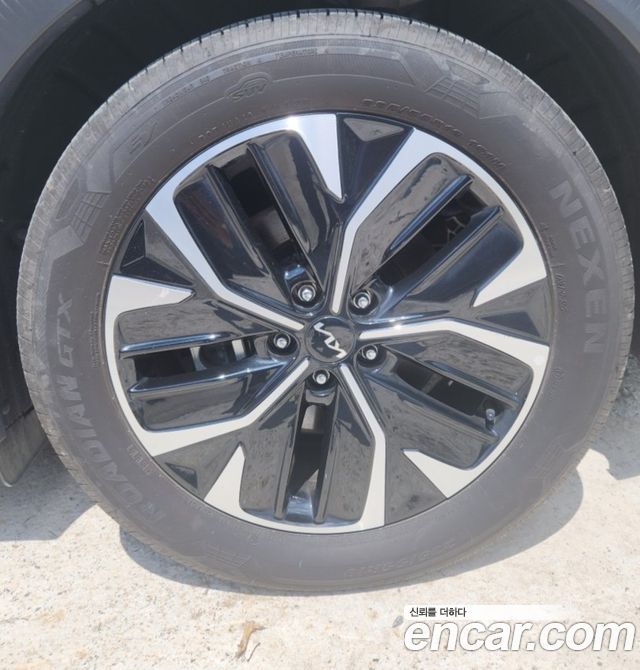 Kia EV6 Standard Light 2023 — фото 5