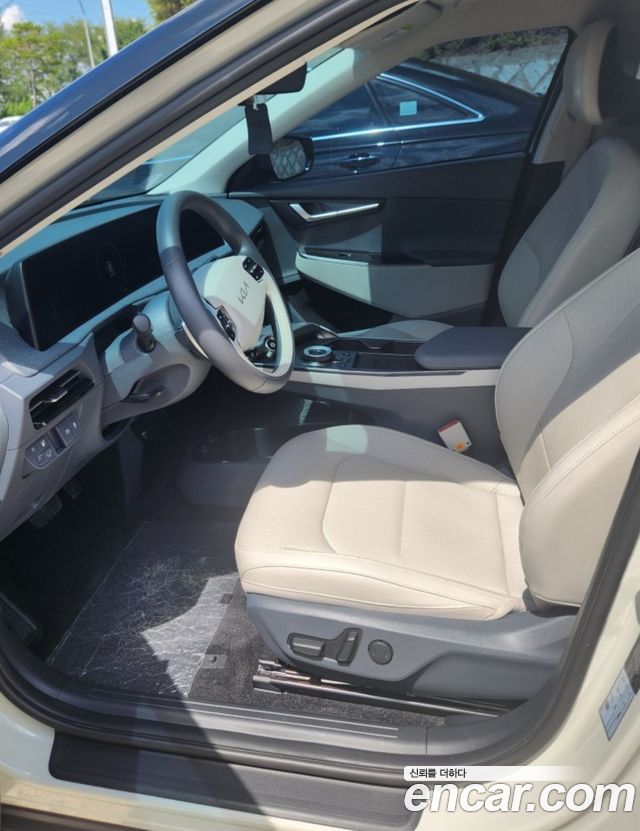 Kia EV6 Standard Light 2023 — фото 10