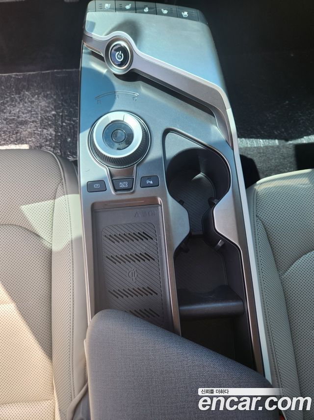 Kia EV6 Standard Light 2023 — фото 16