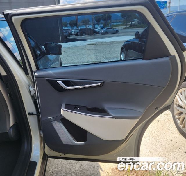 Kia EV6 Standard Light 2023 — фото 18