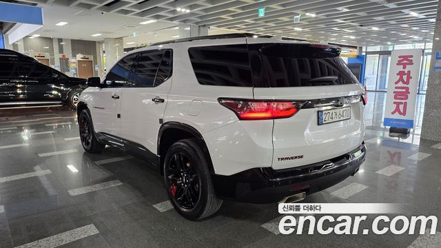 Chevrolet Traverse 3.6 AWD Redline 2021 — фото 6