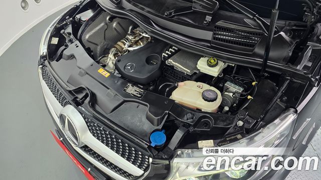 Mercedes-Benz V-Class V300 CDI W447 2021 — фото 6