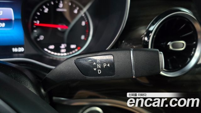Mercedes-Benz V-Class V300 CDI W447 2021 — фото 9