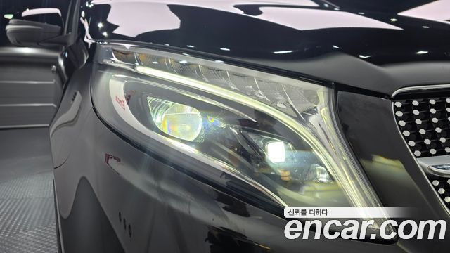 Mercedes-Benz V-Class V300 CDI W447 2021 — фото 28