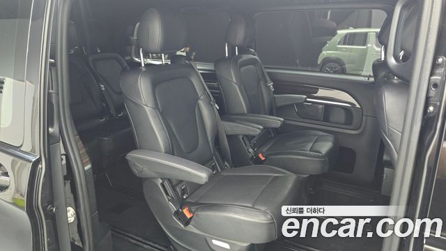 Mercedes-Benz V-Class V300 CDI W447 2021 — фото 32