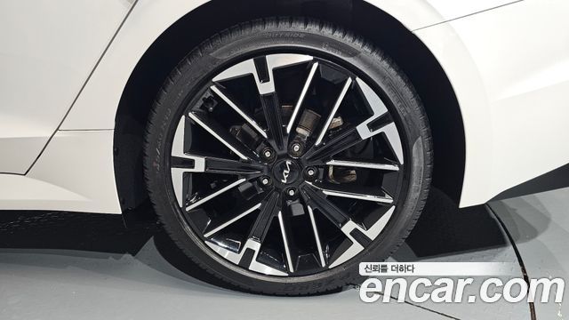 Kia K5 (III) 1.6 Turbo Prestige 2024 — фото 21