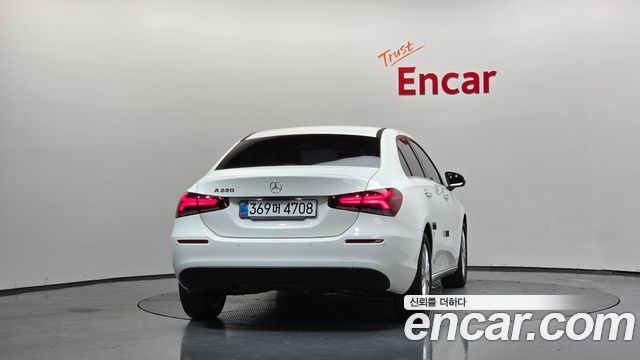 Mercedes-Benz A-Class (W177) A220 Sedan 2020 — фото 4