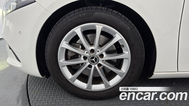 Mercedes-Benz A-Class (W177) A220 Sedan 2020 — фото 5