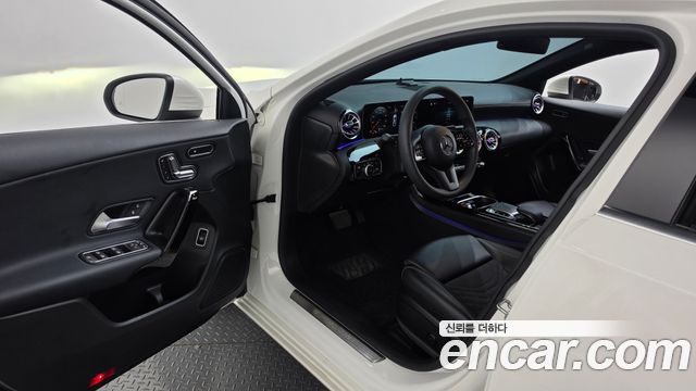 Mercedes-Benz A-Class (W177) A220 Sedan 2020 — фото 10