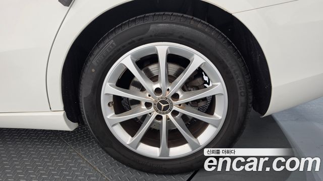 Mercedes-Benz A-Class (W177) A220 Sedan 2020 — фото 21