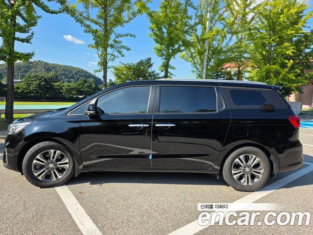 Kia Carnival 9-Seater Luxury 2019 — фото 7