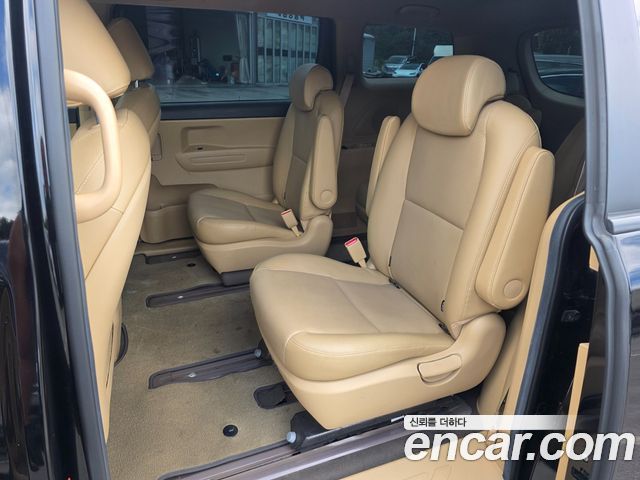 Kia Carnival 9-Seater Luxury 2019 — фото 9