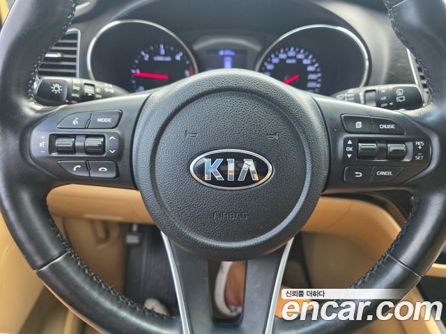 Kia Carnival 9-Seater Luxury 2019 — фото 15