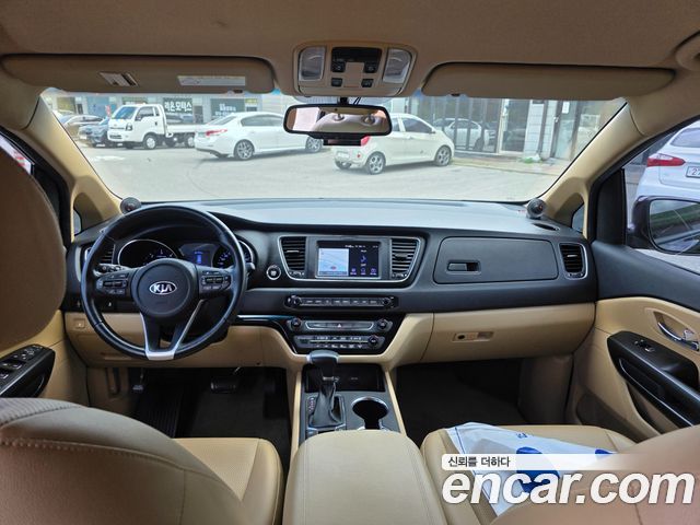 Kia Carnival 9-Seater Luxury 2019 — фото 21