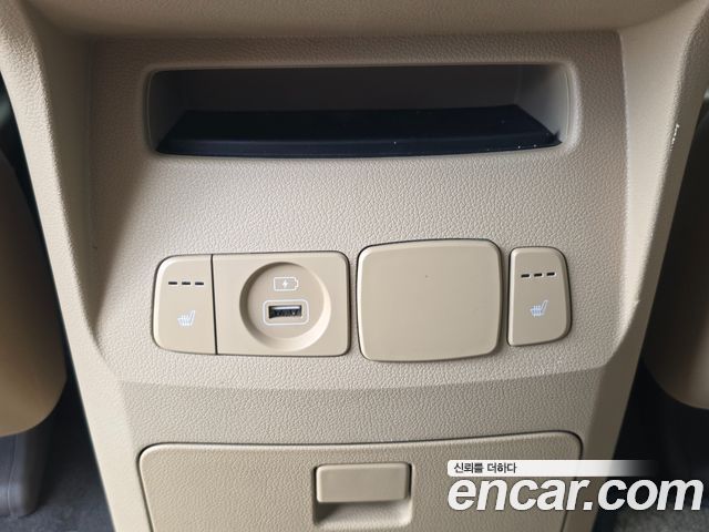 Kia Carnival 9-Seater Luxury 2019 — фото 23