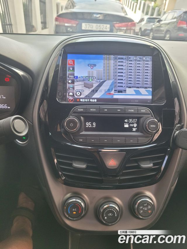 Chevrolet Spark LS 2019 — фото 8