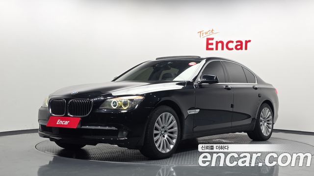 BMW 7 Series (F01) 740i