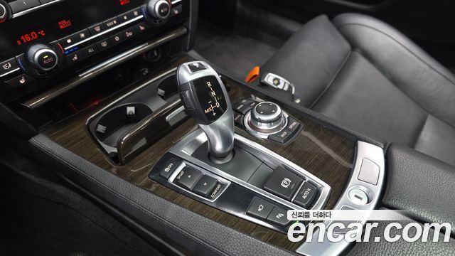 BMW 7 Series (F01) 740i 2012 — фото 9