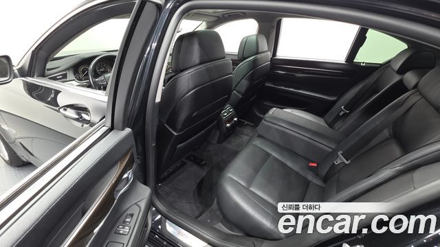 BMW 7 Series (F01) 740i 2012 — фото 11