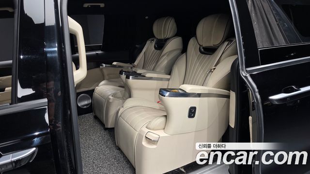 Kia Carnival (IV) Gasoline 7-seater Limousine(Special vehicle) 2022 — фото 15
