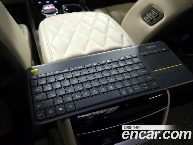 Kia Carnival (IV) Gasoline 7-seater Limousine(Special vehicle) 2022 — фото 17